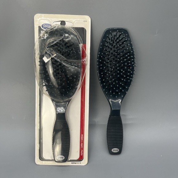2 Vintage 2006 Goody Detangle It Hair Brush Oval Cushion Styling Brush NOS NIP - Picture 1 of 7
